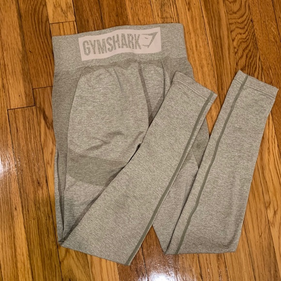 Gymshark Pants - Gymshark khaki legging